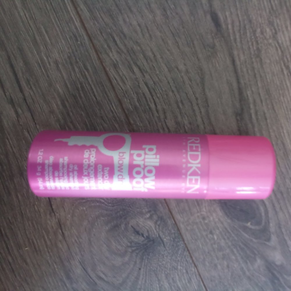 LIKE NEW REDKEN Pillow proof blow dry
